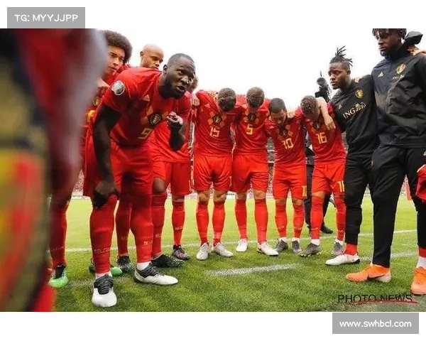 卢卡库加盟曼联震惊足坛 巨额转会引发世界足球格局新变动